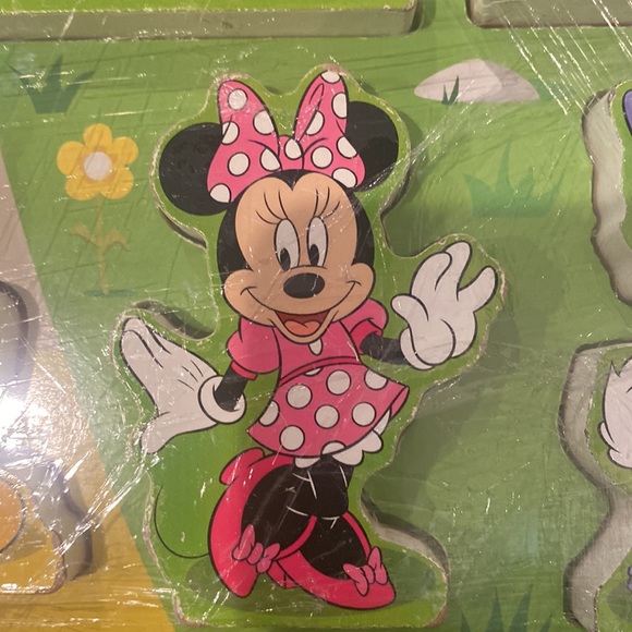 Melissa & Doug Mickey Mouse Clubhouse Wooden Figure Puzzle. - Picture 9 of 10